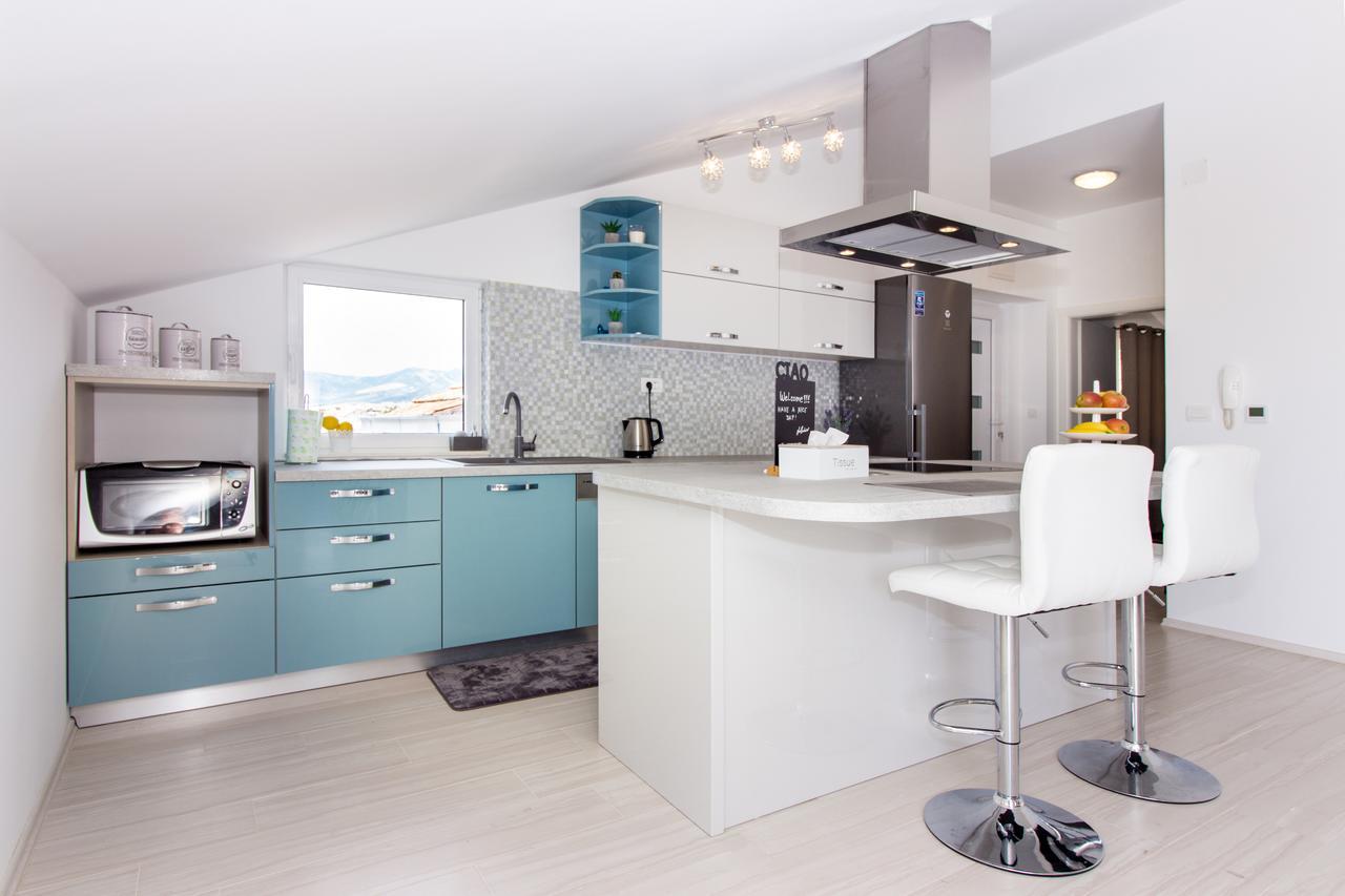 Apartment Villa Rina- Heated Salt Water Pool Kastela Luaran gambar